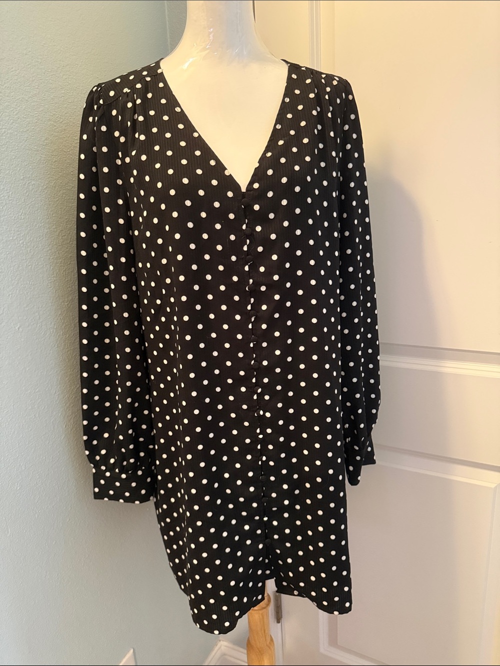 mittoshop Black and White Polka Dot Long Sleeve V-Neck Top